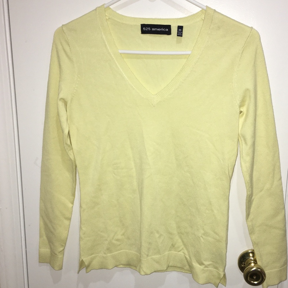 525 America Top Yellow Women XS Stretch Rayon / Nylon V-Neck Pullover Sweater